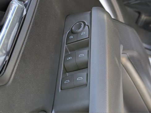 New 2025 GMC Canyon Elevation w/ Convenience Package image 12