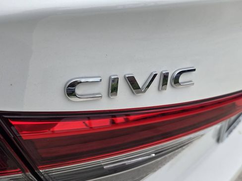 Used 2024 Honda Civic Touring image 15