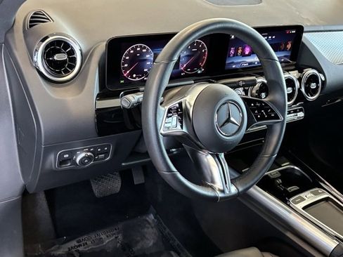 Certified 2025 Mercedes-Benz GLA 250 image 10