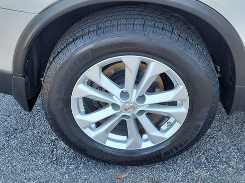 Used 2015 Nissan Rogue SV FWD image 7