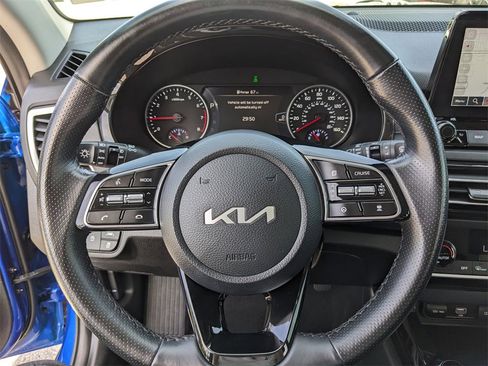 Certified 2023 Kia Seltos SX w/ SX Sunroof Package image 32