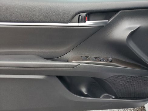 Certified 2022 Toyota Camry LE image 18