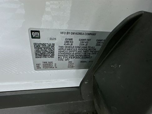 Used 2025 Chevrolet Trax LS image 12