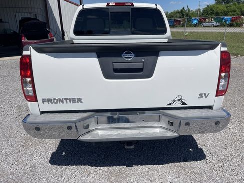 Used 2016 Nissan Frontier SV w/ SV Value Truck Package RWD image 4
