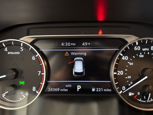 Used 2021 Nissan Rogue SV w/ Premium Package image 11