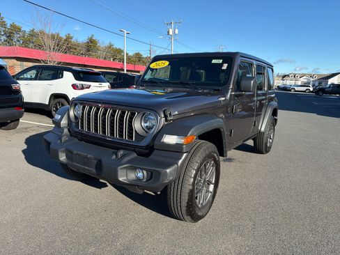 Used 2025 Jeep Wrangler Sport S image 3