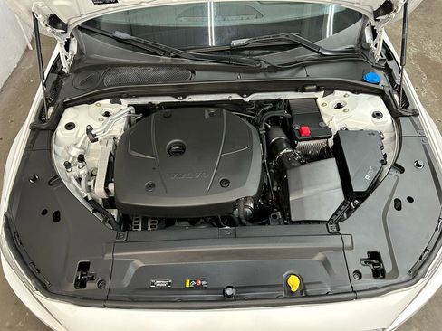 Used 2018 Volvo S90 T5 Momentum w/ Convenience Package image 34