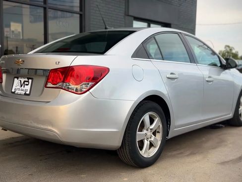 Used 2014 Chevrolet Cruze LT image 3