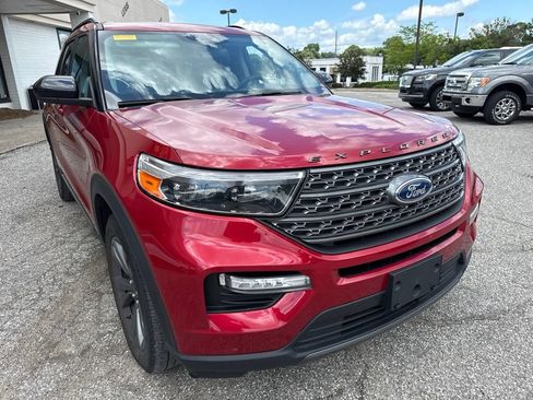 Used 2023 Ford Explorer XLT w/ Equipment Group 202A AWD/4WD image 15