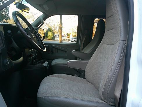 Used 2017 Chevrolet Express 3500 LT w/ LT Preferred Equipment Group image 9