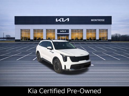 Certified 2024 Kia Sorento S image 3