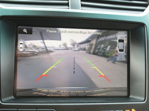 Used 2016 Ford Explorer Platinum image 21