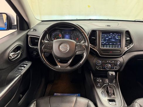 Used 2020 Jeep Cherokee Trailhawk image 27