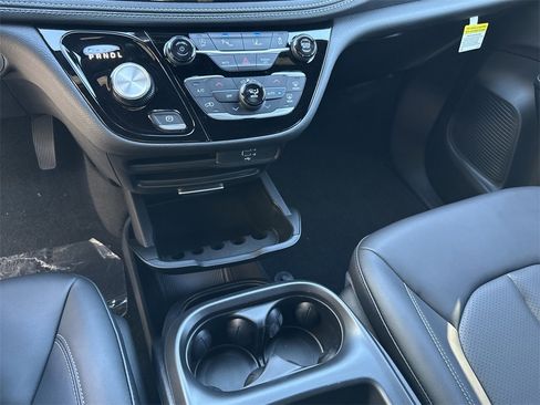 New 2026 Chrysler Pacifica Select image 29