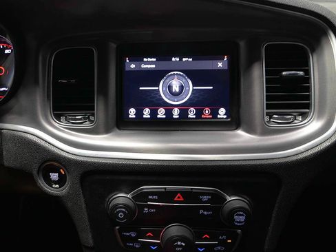 Used 2022 Dodge Charger SXT RWD image 14