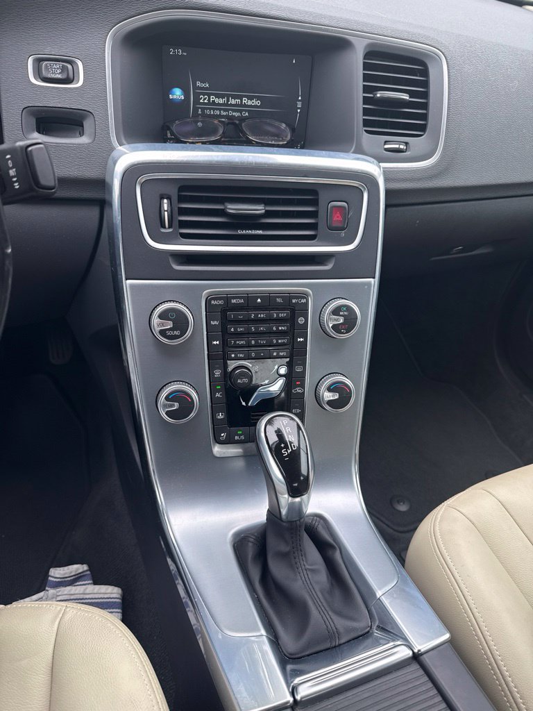 Used 2017 Volvo S60 T5 Inscription FWD image 4