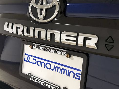 Used 2023 Toyota 4Runner TRD Off-Road Premium w/ Moonroof Package AWD/4WD image 27