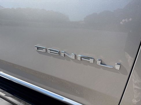 Used 2023 GMC Yukon XL Denali image 52
