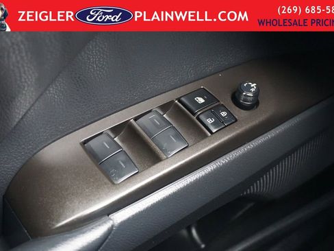 Used 2024 Toyota Camry SE image 27