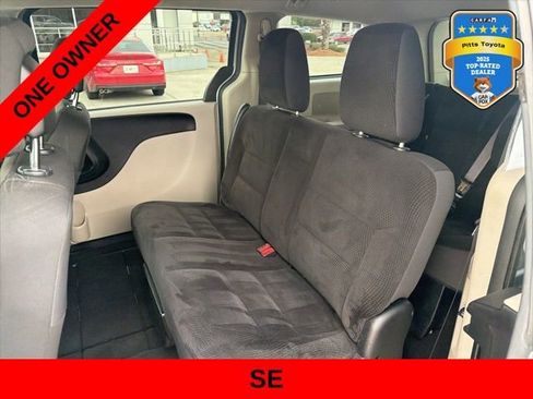 Used 2018 Dodge Grand Caravan SE w/ UConnect Hands-Free Group image 12