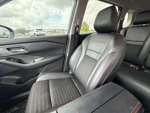 Used 2025 Nissan Rogue SV AWD/4WD image 31