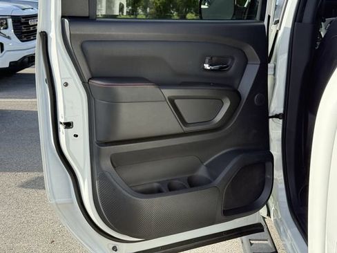 Used 2021 Nissan Titan PRO-4X w/ Pro-4x Convenience Package AWD/4WD image 33