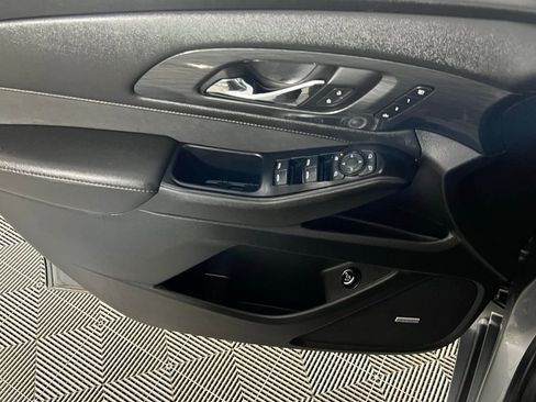 Used 2023 Chevrolet Traverse High Country image 30