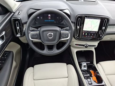 Used 2025 Volvo XC40 B5 Ultra w/ Climate Package AWD/4WD image 15