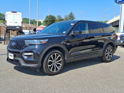 Certified 2022 Ford Explorer ST-Line w/ Class IV Trailer Tow Package