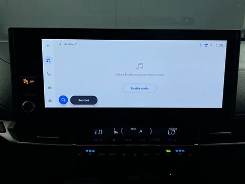 Used 2025 Toyota Sienna Platinum image 27