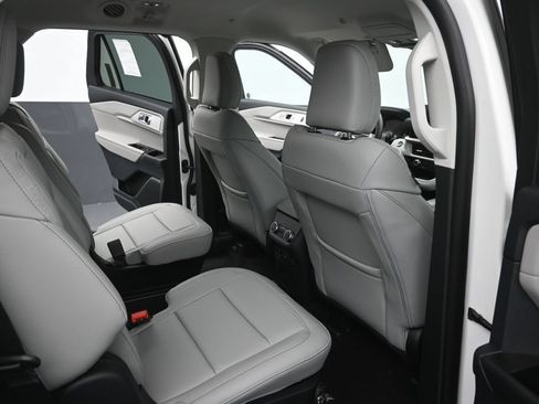 New 2026 Ford Explorer Active w/ Active Comfort Package RWD image 10