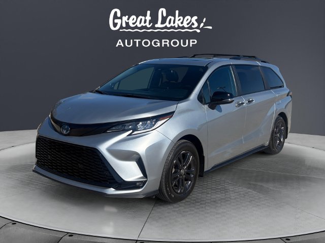 Used 2025 Toyota Sienna XSE w/ XSE Premium Package AWD/4WD image 1