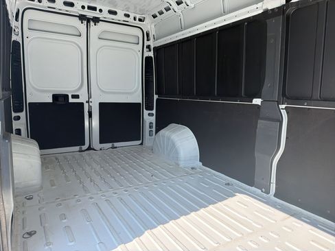 Used 2026 RAM ProMaster 2500 w/ Convenience Group FWD image 22