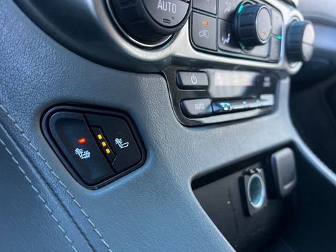 Used 2019 Chevrolet Suburban LT image 27