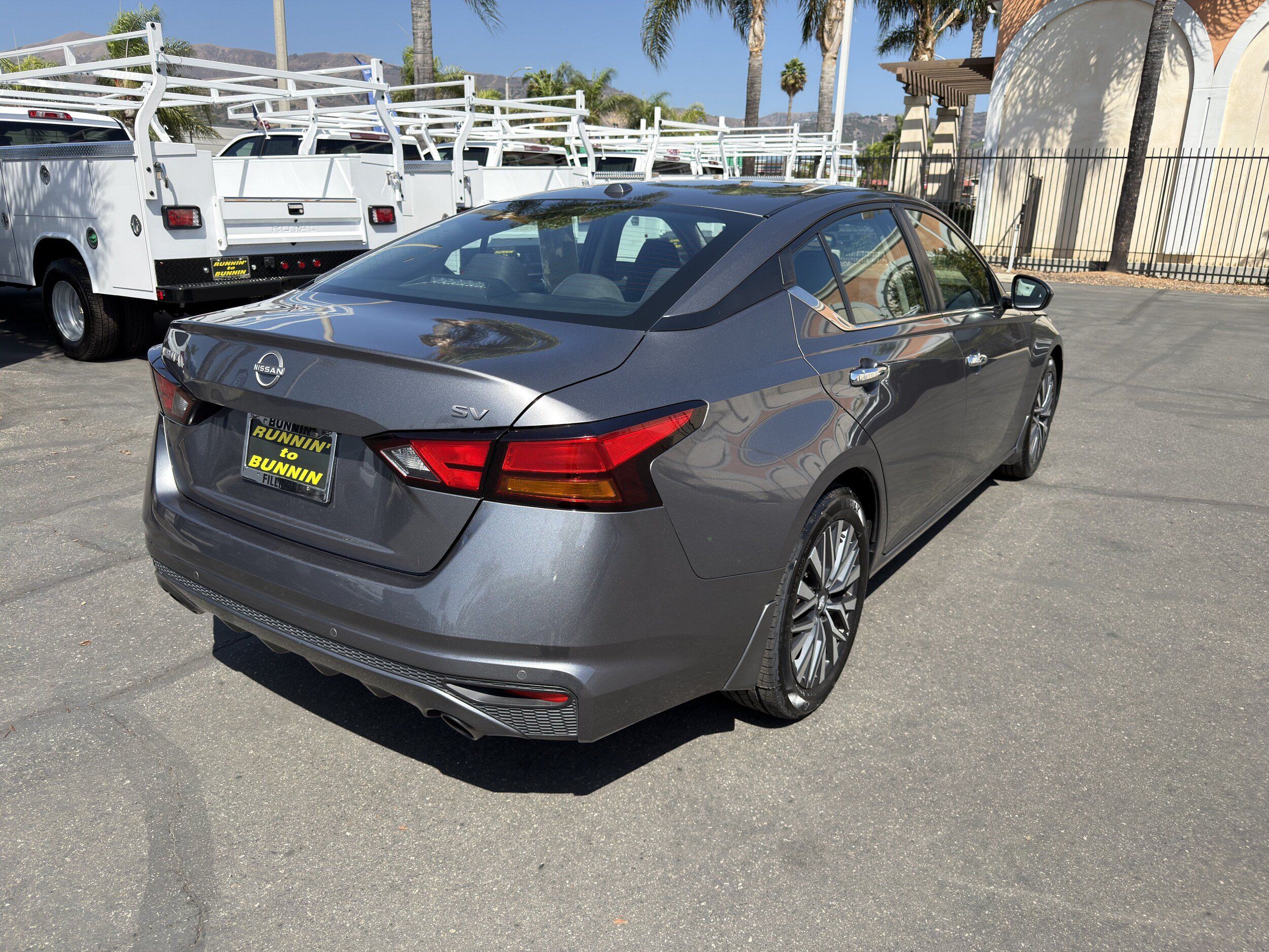 Used 2024 Nissan Altima 2.5 SV w/ SV Premium Package FWD image 8