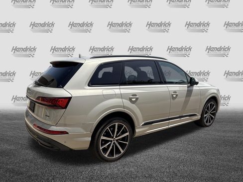 Used 2022 Audi Q7 3.0T Premium Plus w/ Premium Plus Package AWD/4WD image 10