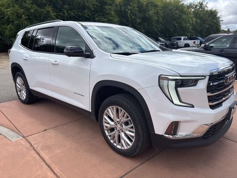Used 2024 GMC Acadia Elevation AWD/4WD image 2