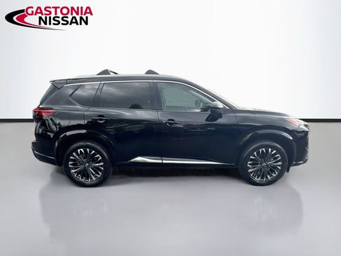 Used 2025 Nissan Rogue Platinum w/ Platinum Premium Package FWD image 10