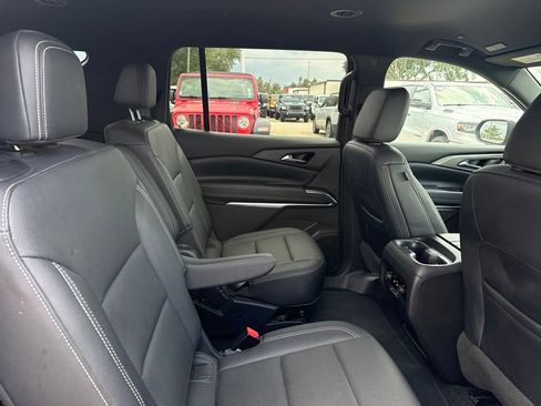 Used 2025 Chevrolet Traverse LT AWD/4WD image 11