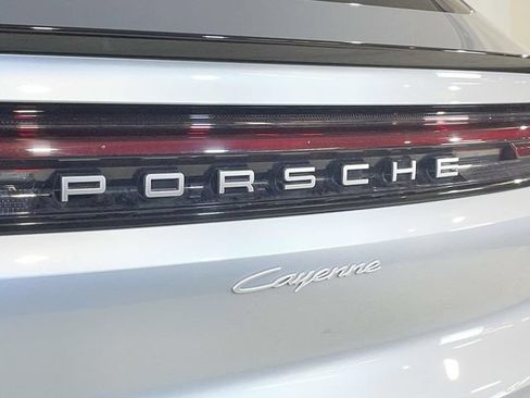 Certified 2025 Porsche Cayenne Coupe AWD/4WD image 16