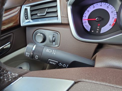 Used 2011 Cadillac SRX Luxury image 22