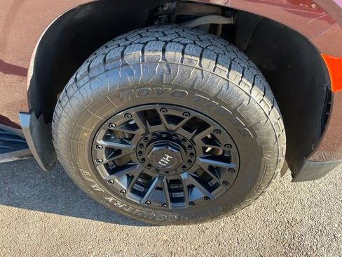 Used 2022 Chevrolet Tahoe LT image 19