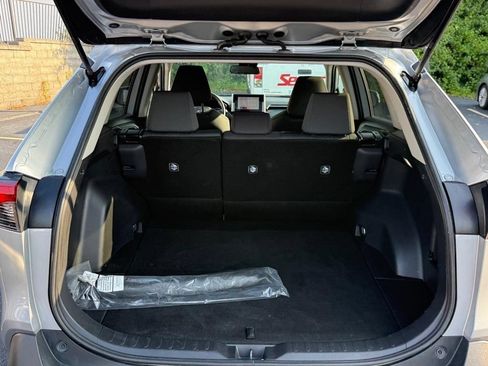 Used 2025 Toyota RAV4 XLE AWD/4WD image 5