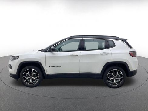 Used 2025 Jeep Compass Limited AWD/4WD image 4