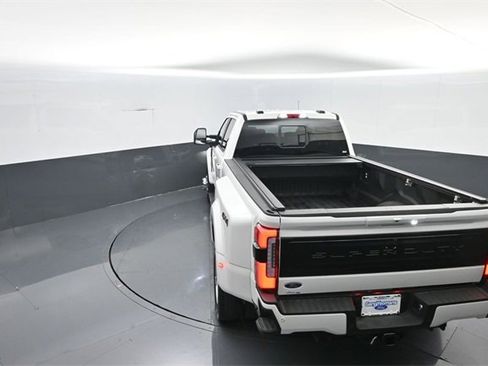 Certified 2025 Ford F450 Platinum image 21