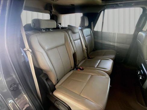 Used 2020 Ford Expedition XLT w/ Equipment Group 202A RWD image 20