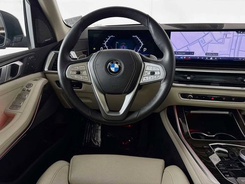 Used 2025 BMW X7 xDrive40i image 46