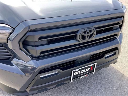 Used 2025 Toyota Tacoma SR5 image 29