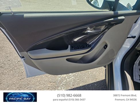 Used 2015 Chevrolet Volt w/ Enhanced Safety Package 1 FWD image 13
