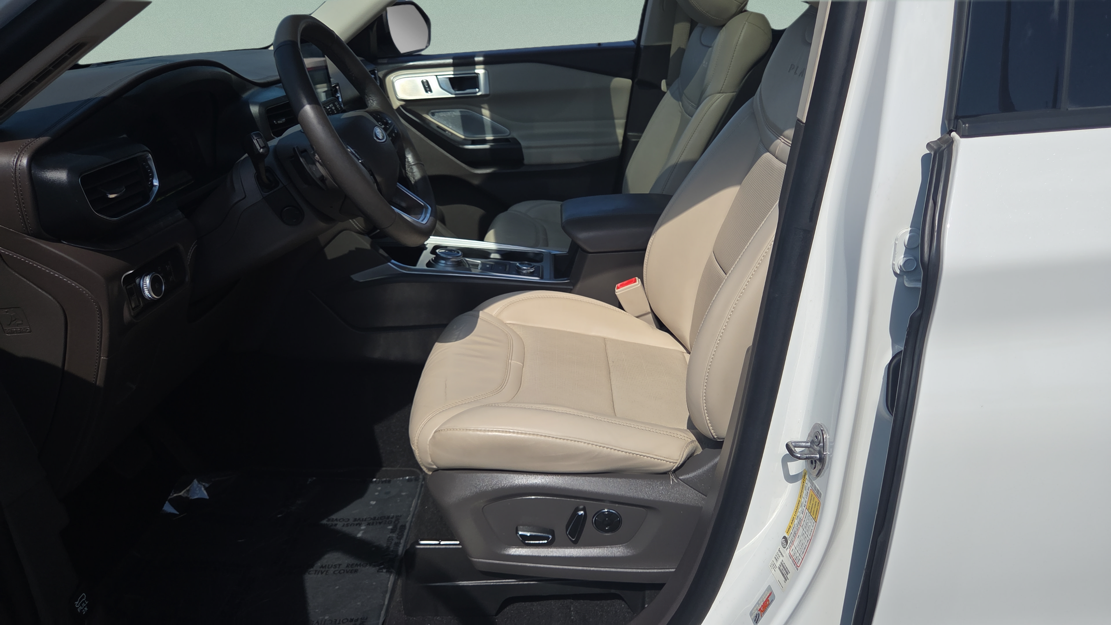 Used 2020 Ford Explorer Platinum w/ Premium Technology Package AWD/4WD image 9